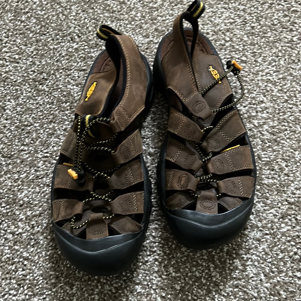 KEEN boots. Mens size 10